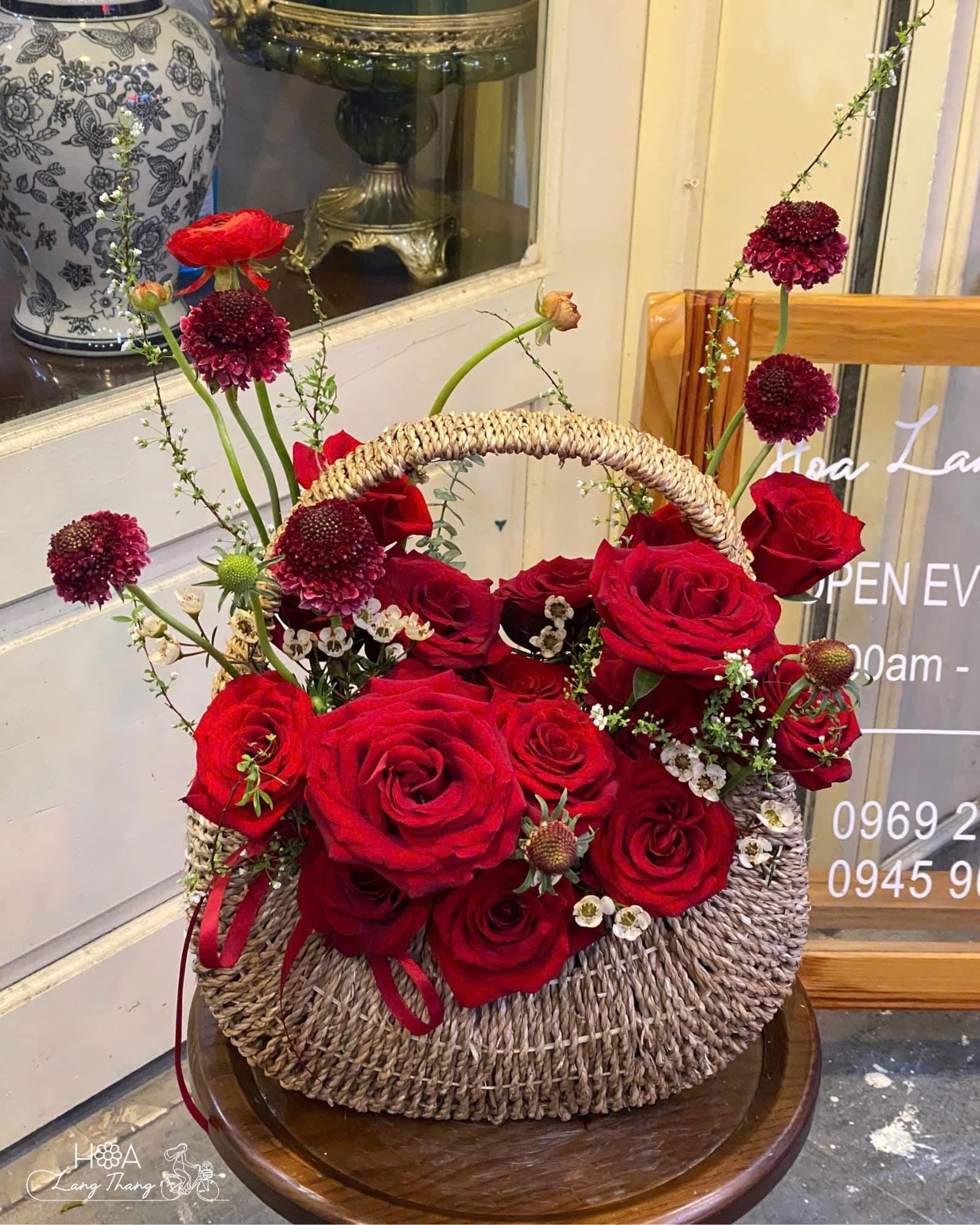 Éclat Rouge - Hoa Cẩm Tú Cầu Giá Bao Nhiêu Hà Nội 2026 — Bảng Giá Theo Mùa & Cách Chọn Đúng Loại Cao Cấp | Hoa Lang Thang