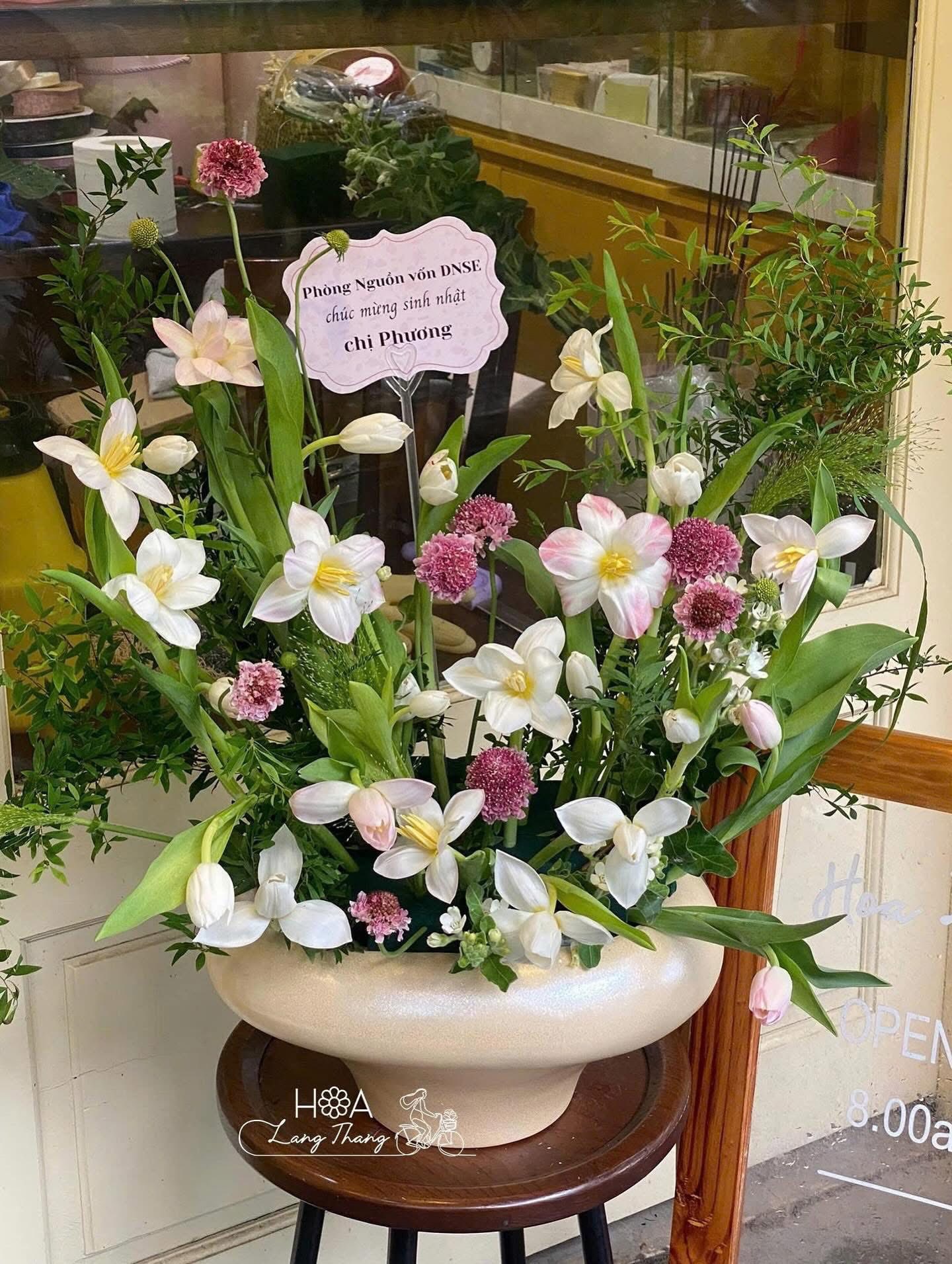 Dịu Dàng Sắc Xuân - Kệ Hoa Khai Trương Cao Cấp 2 Triệu – Sang Trọng, Đẳng Cấp Tại Hoa Lang Thang | Hoa Lang Thang