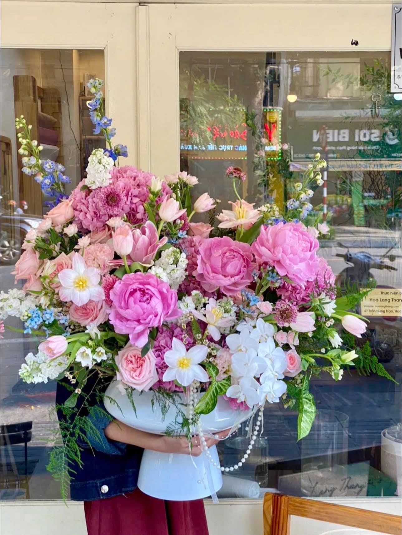 Éclat Grand - Lẵng Hoa Tặng Đối Tác Làm Ăn — Tinh Tế, Đẳng Cấp & Đúng Ý Nghĩa | Hoa Lang Thang