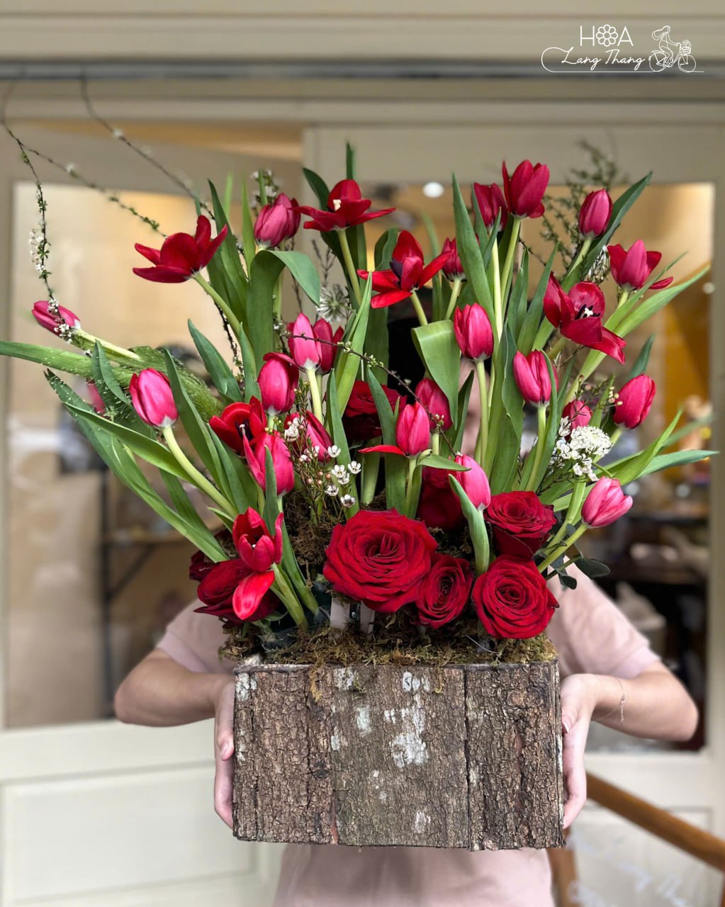 Rubino Bloom - Hoa Trang Trí Gala Dinner Sang Trọng – Nâng Tầm Không Gian Dạ Tiệc | Hoa Lang Thang