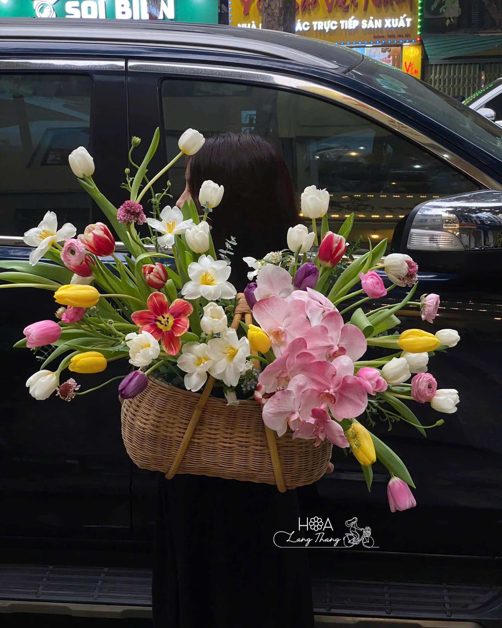 Celestine Basket - Hoa Hồng Hà Lan Nhập Khẩu Cao Cấp – Vẻ Đẹp Vượt Thời Gian Tại Hoa Lang Thang | Hoa Lang Thang