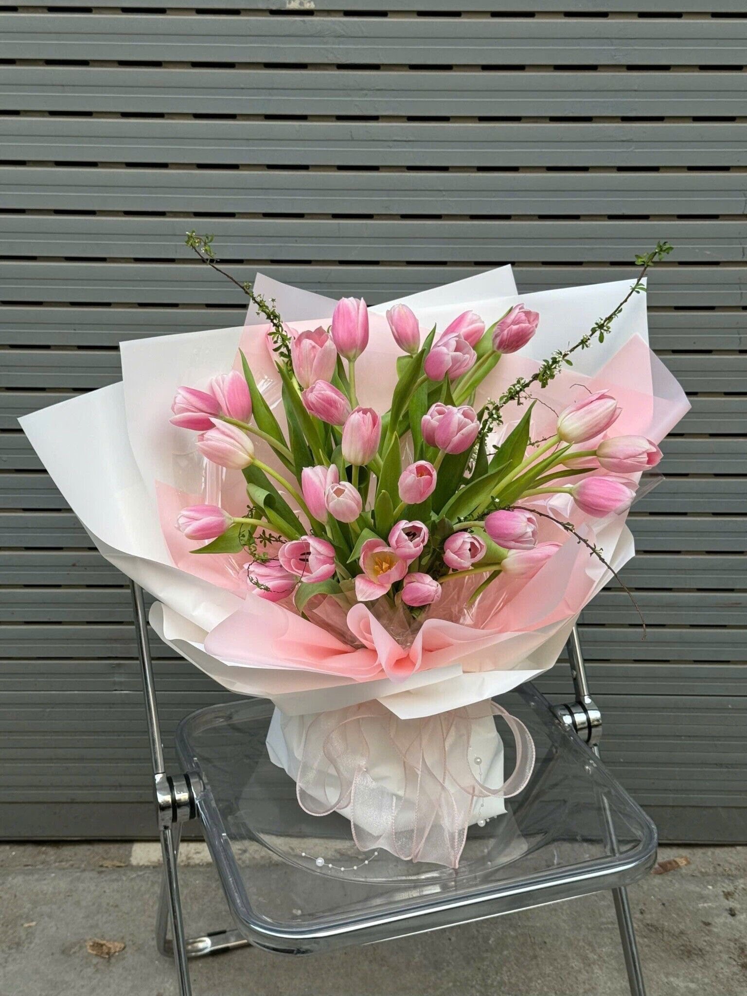 Tulip Hồng Pastel - Hoa Hồng Ecuador 30 Bông Tặng Kỷ Niệm – Lựa Chọn Xứng Tầm Cho Khoảnh Khắc Đáng Nhớ | Hoa Lang Thang